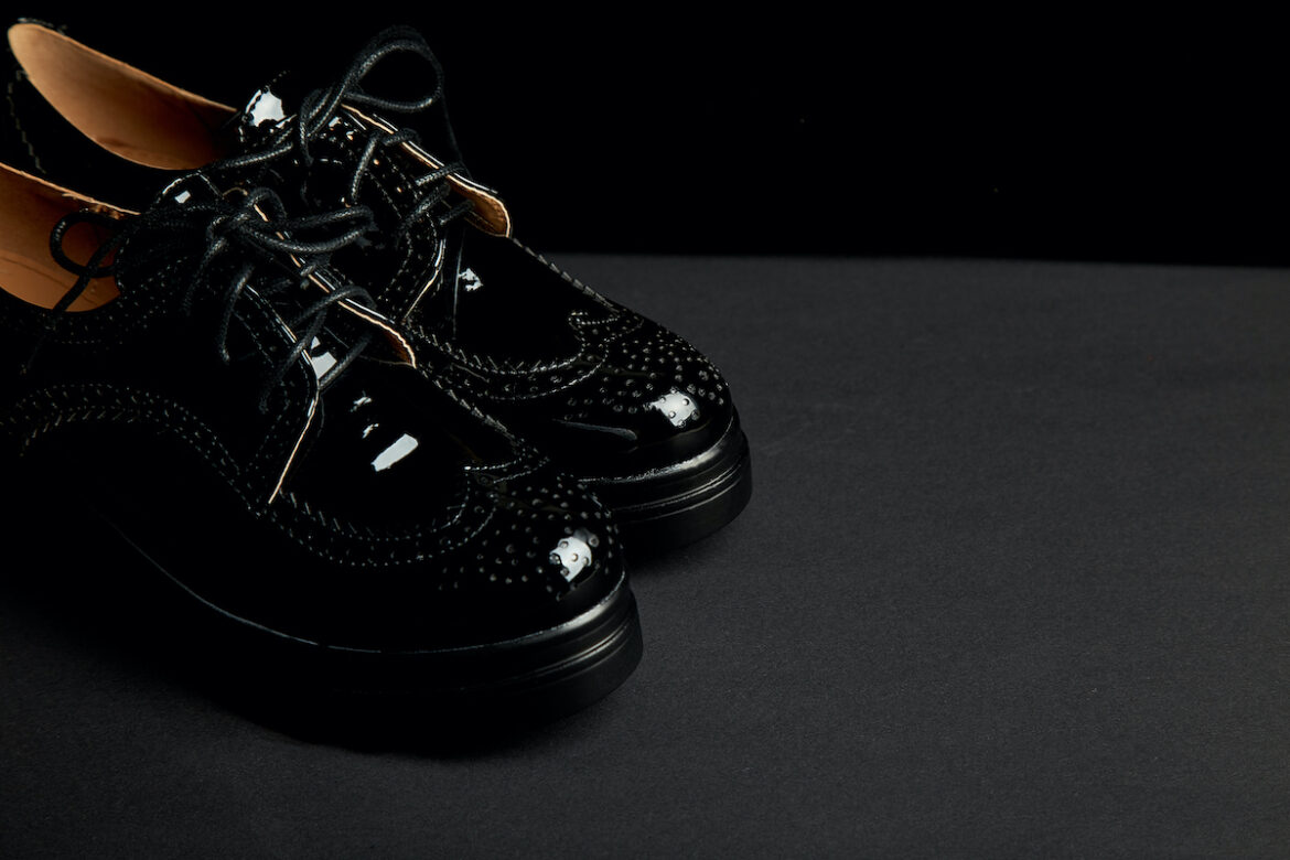 Dlaczego skórzane półbuty są niezastąpione w damskiej garderobie?